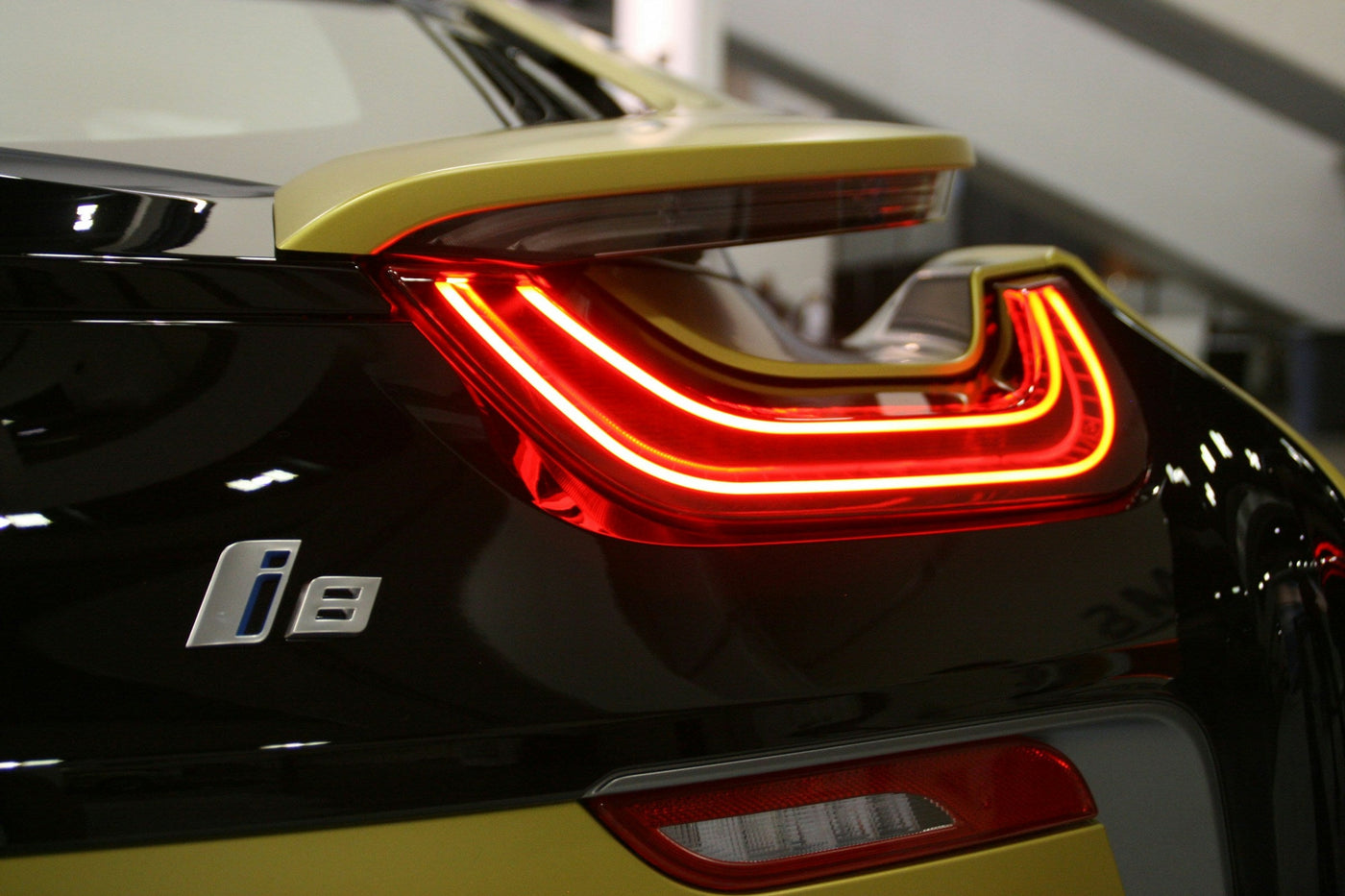 i8