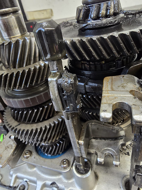 Manual Gearbox Not Selecting Gears or Crunching – Causes and Fixes ...